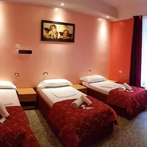 Legend R.g. Hostel Roma